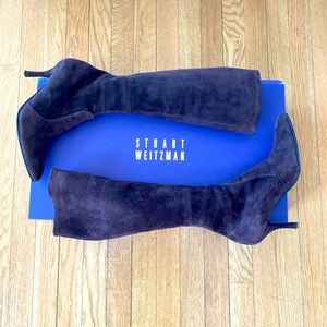 Stuart Weitzman “Diamond Back” cola suede pull on boots
